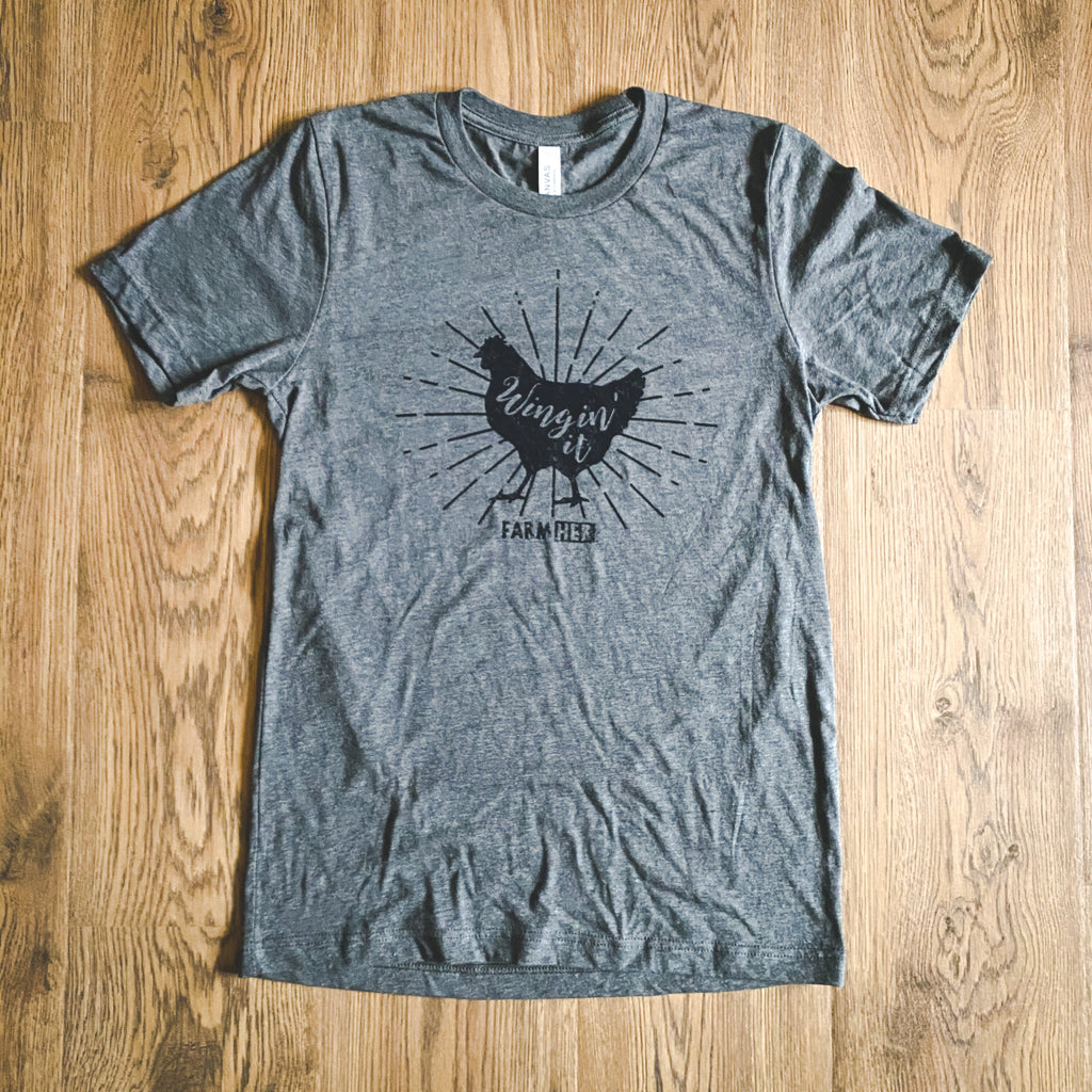 T-Shirt "Wingin It" Grey FarmHer